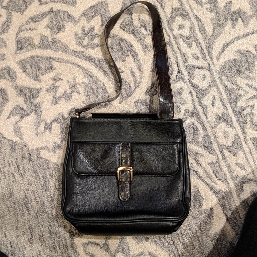 BLACK purse 👛